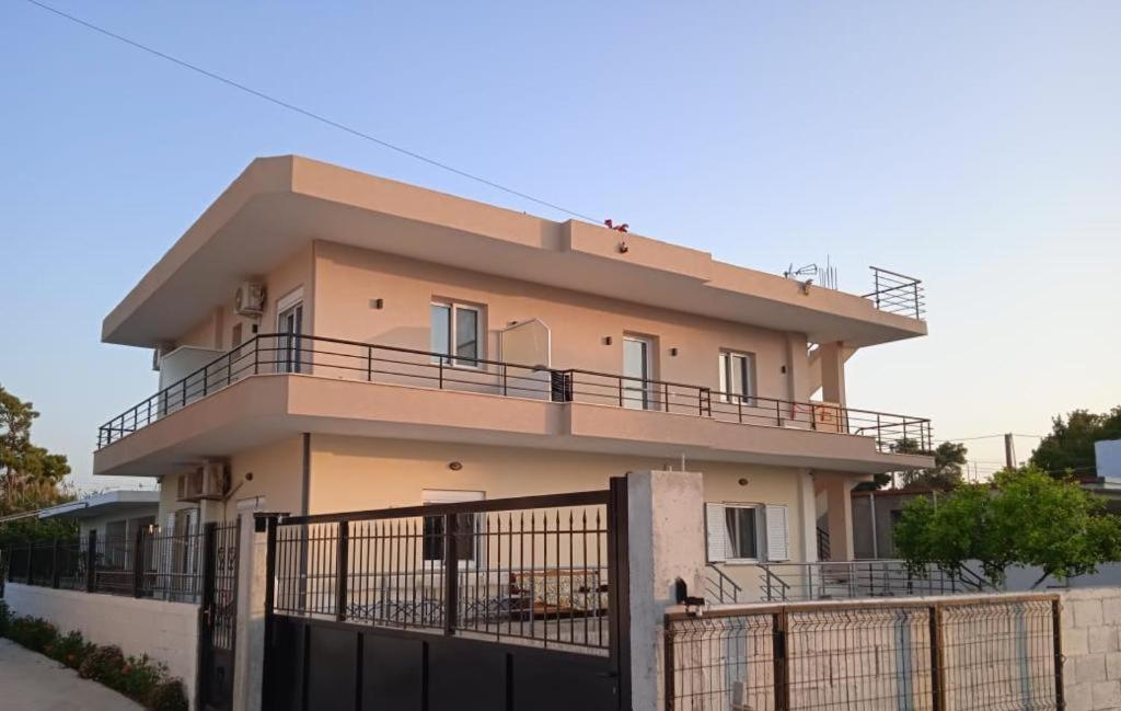 Villa Hysesani Vlorë 外观 照片